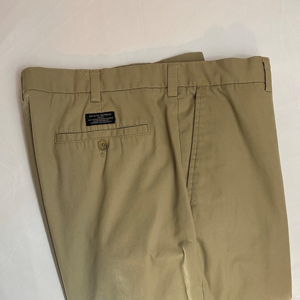 Banana Republic Flat Front Chinos EUC Size 38 x 32